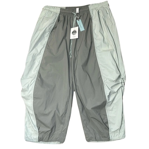 Anthropologie Pants - Anthropology +Daily Women’s Two Tone Green Elastic Waist Practice Pants